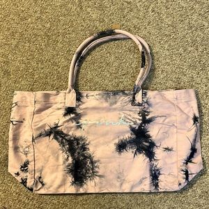 NWT Victoria Secrets PINK zip up tote